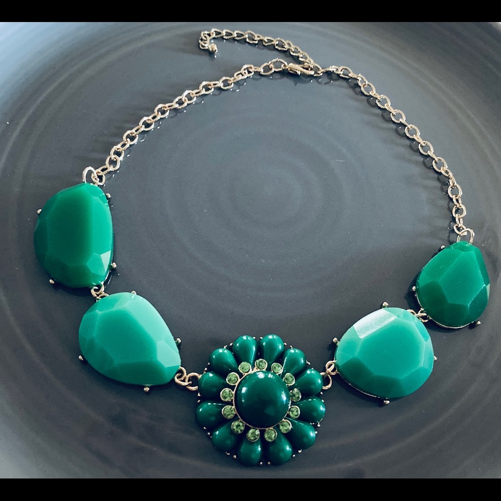 Statement flower necklace